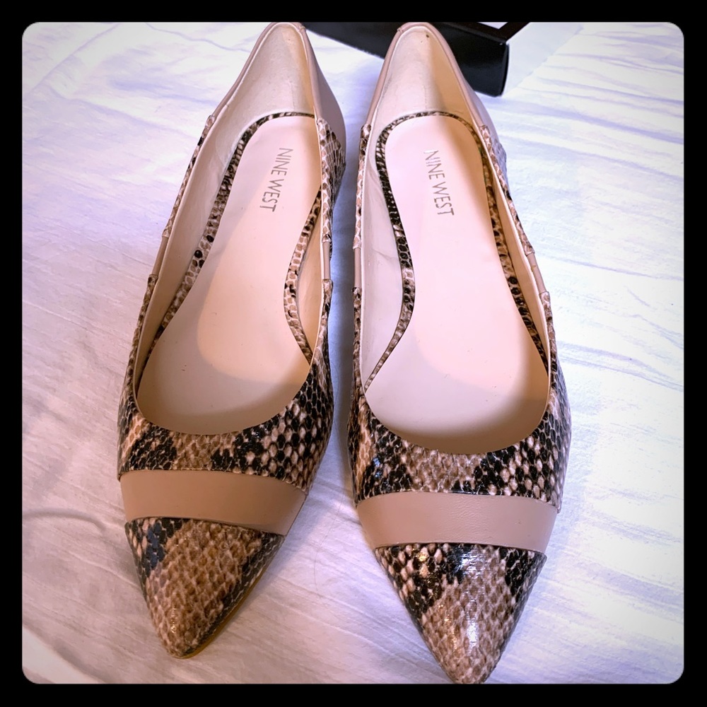 Nine West tan-snake mixed flat